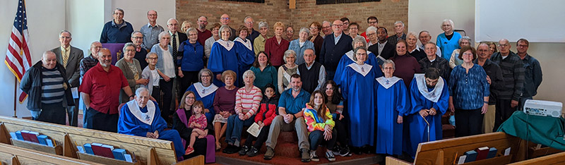 Photo of many of the members of First Presbyterian Church